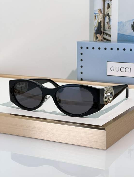 Picture of Gucci Sunglasses _SKUfw79280083fw
